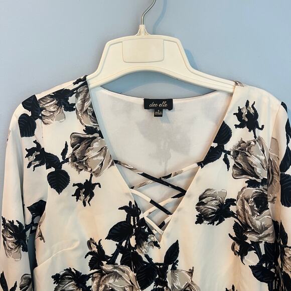 Dee Elle Flowered Boho Dress Black White Size Small - Picture 6 of 15